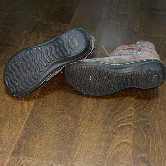 UGG Caspia Boot - Picture 7 of 10